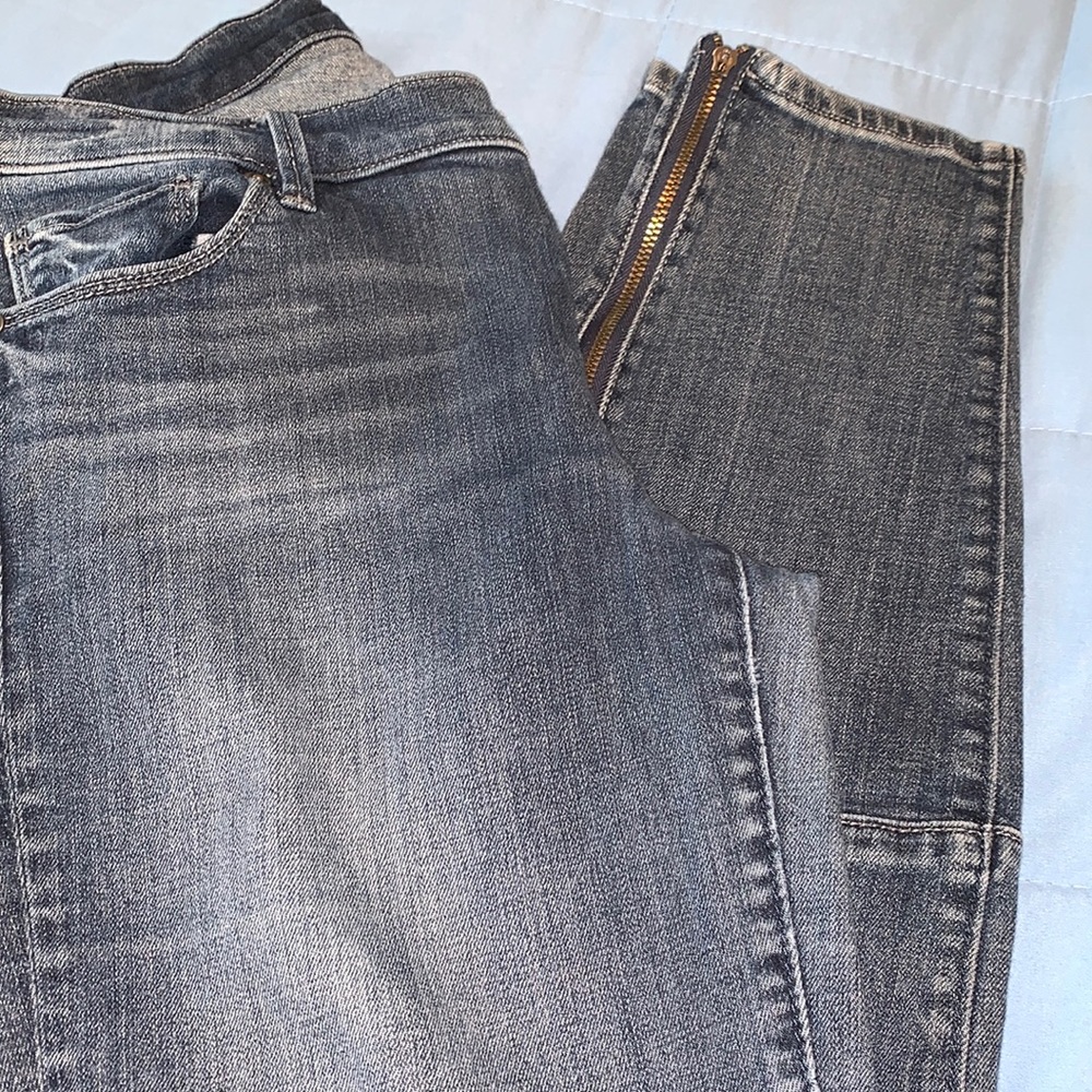 Loft skinny jeans size 6P. Dark wash